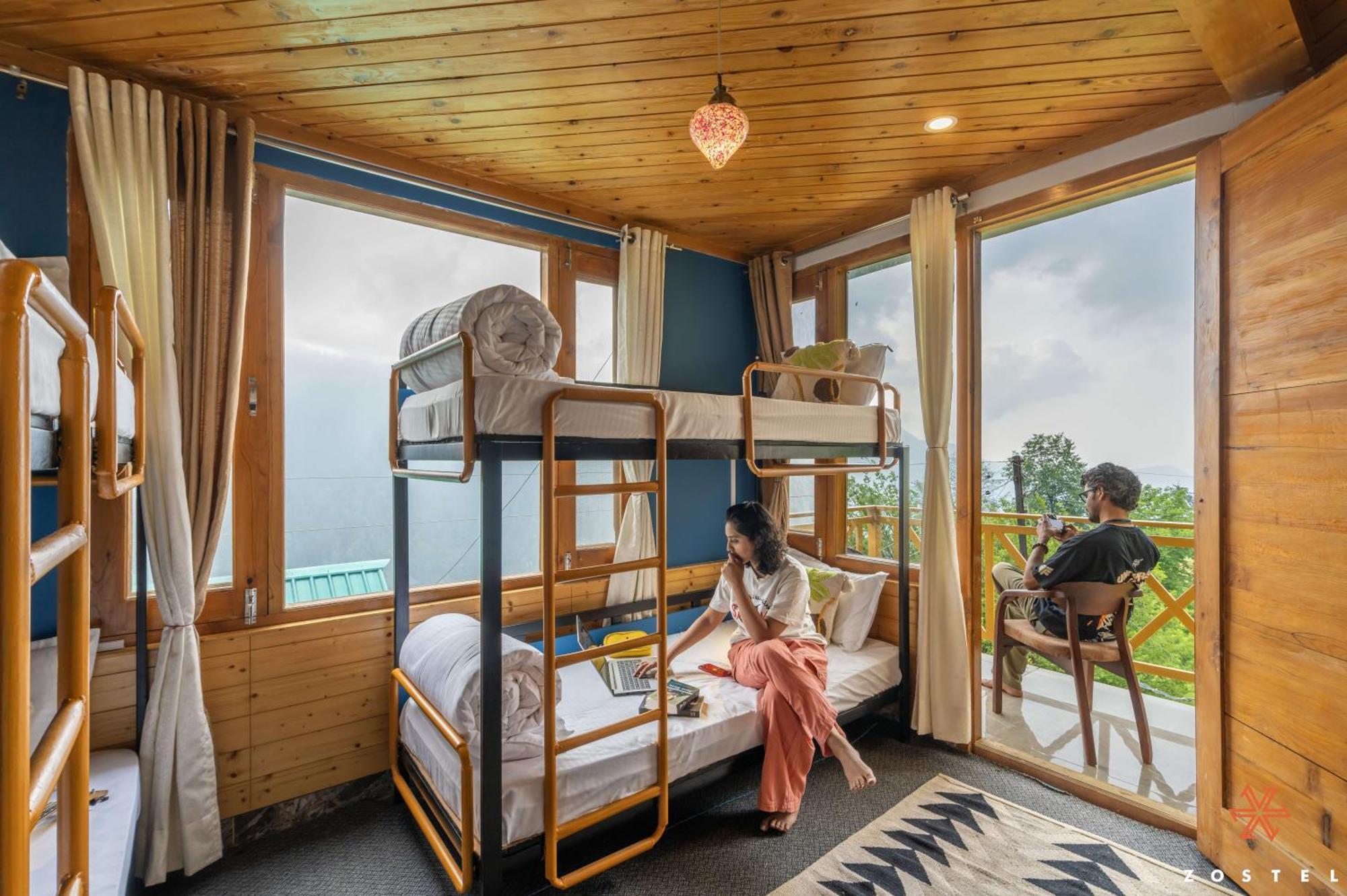 Zostel Shoja, Jibhi Hostel Kültér fotó