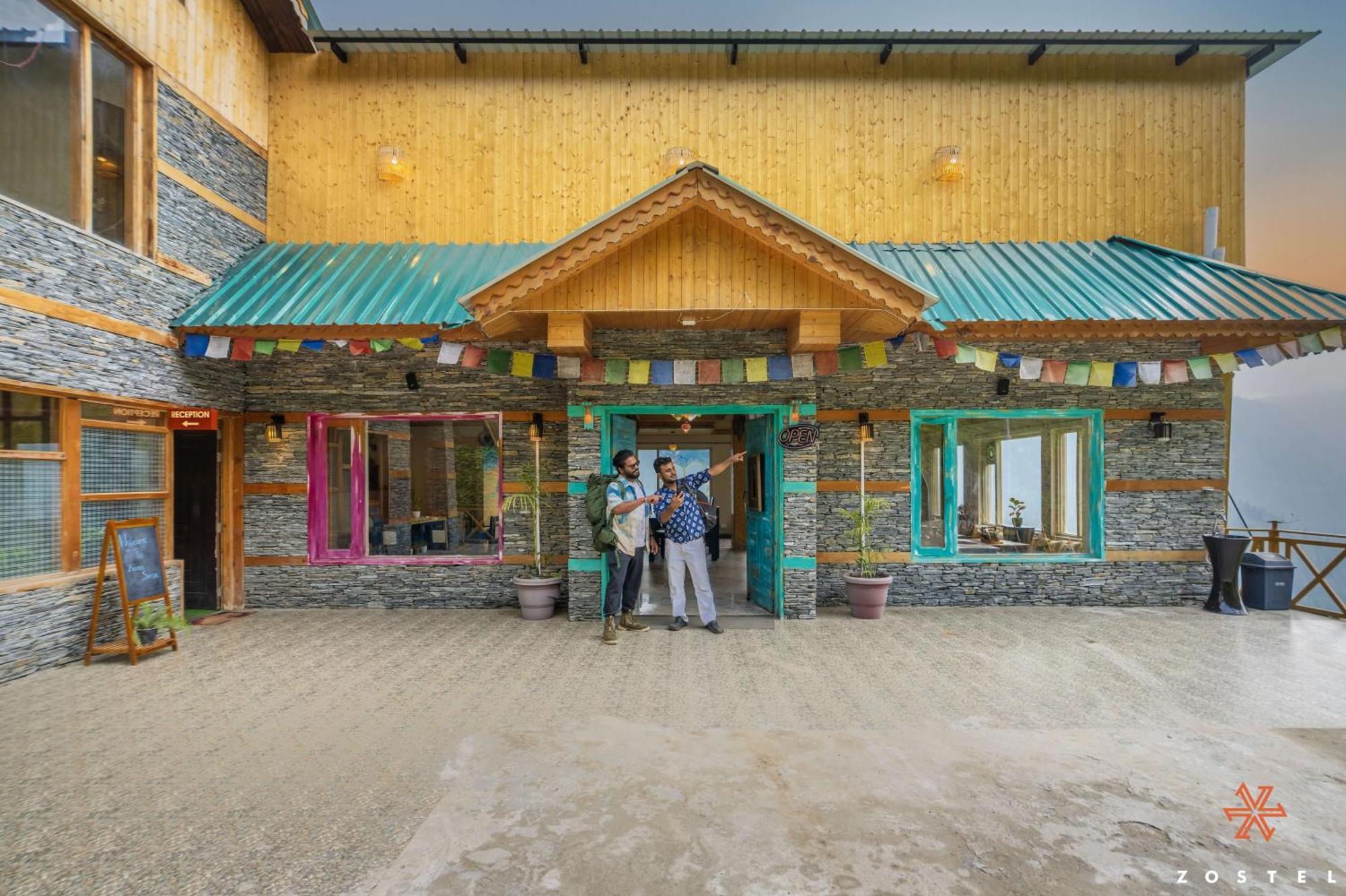 Zostel Shoja, Jibhi Hostel Kültér fotó